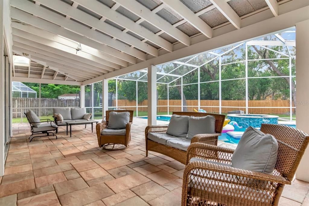 На продажу: $950,000 (6 спален, 4 ванн, 4161 Квадратных фут)