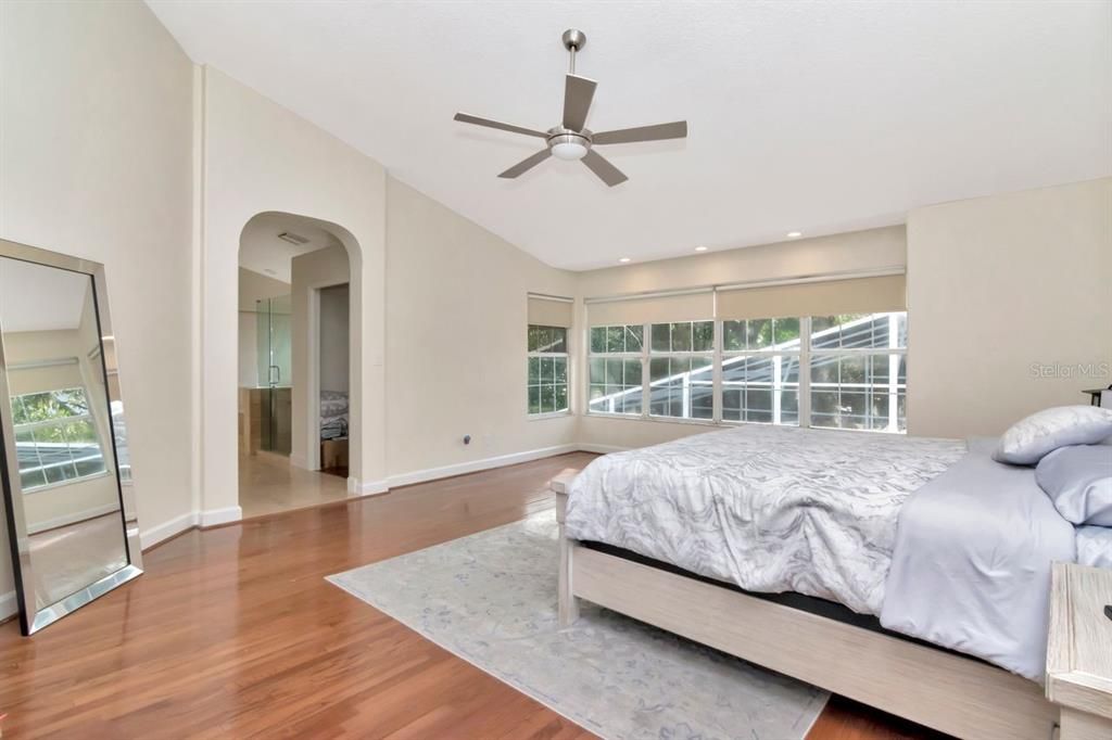 На продажу: $950,000 (6 спален, 4 ванн, 4161 Квадратных фут)