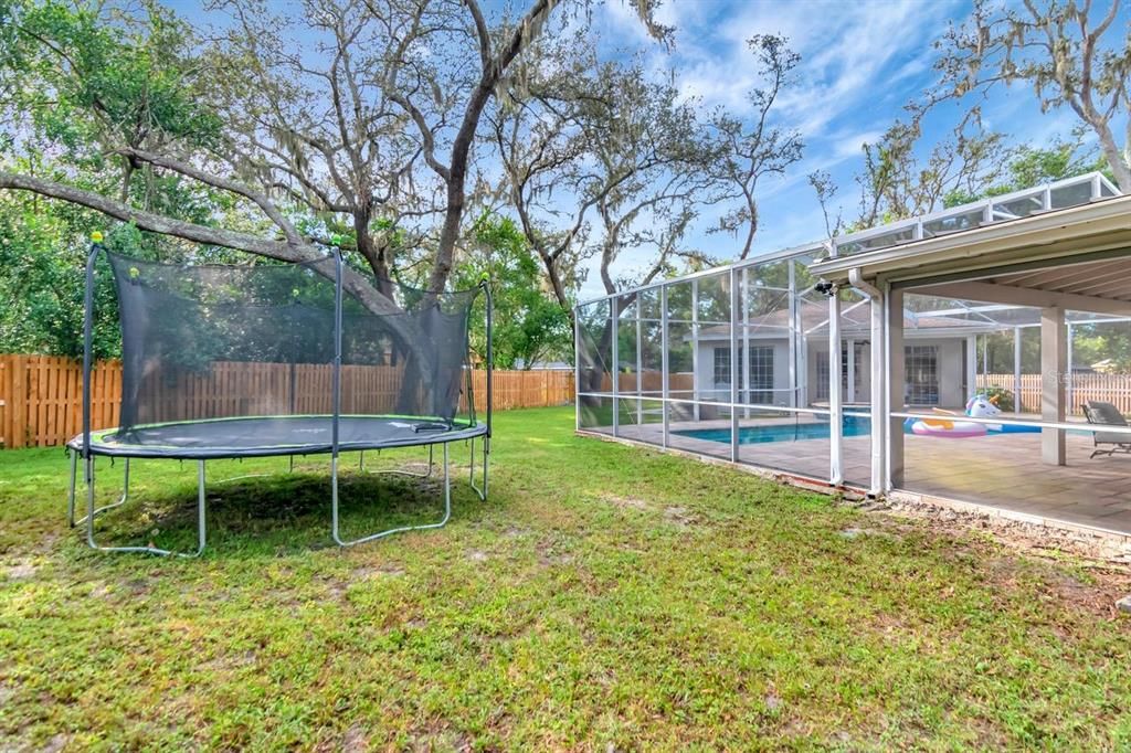 На продажу: $950,000 (6 спален, 4 ванн, 4161 Квадратных фут)