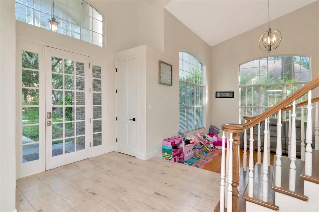 На продажу: $950,000 (6 спален, 4 ванн, 4161 Квадратных фут)