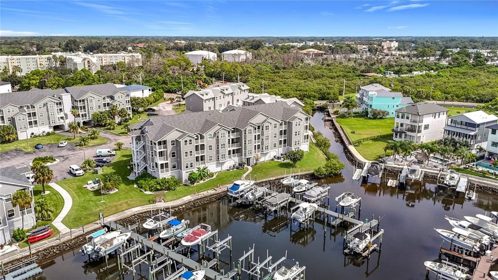 待售: $329,999 (2 贝兹, 2 浴室, 874 平方英尺)