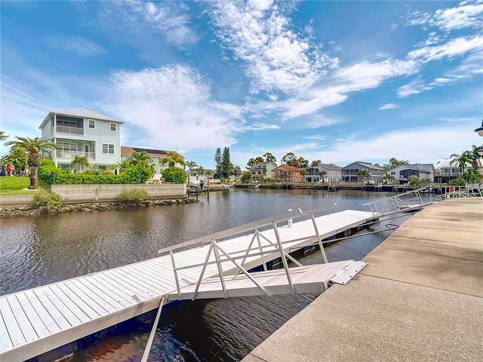 待售: $329,999 (2 贝兹, 2 浴室, 874 平方英尺)