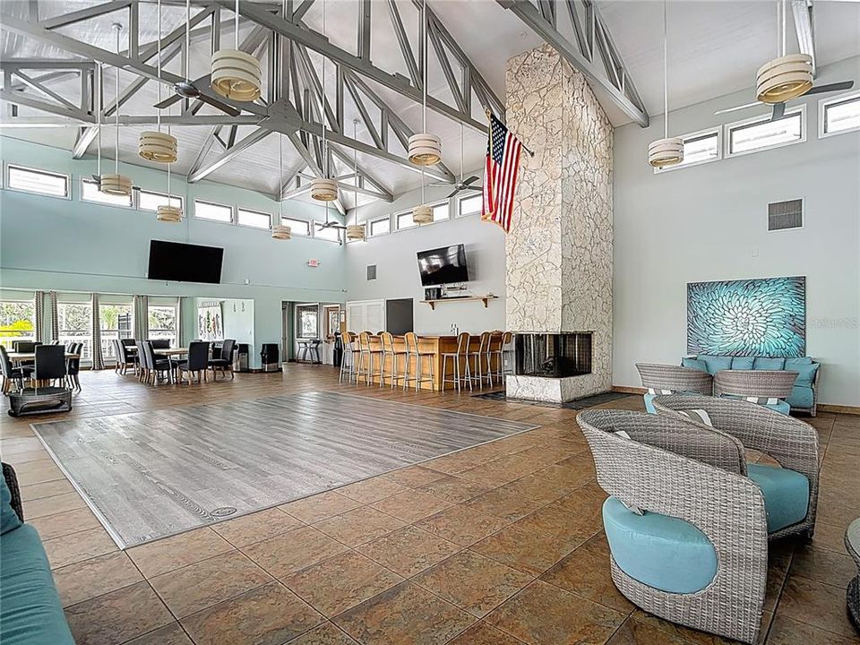 待售: $329,999 (2 贝兹, 2 浴室, 874 平方英尺)