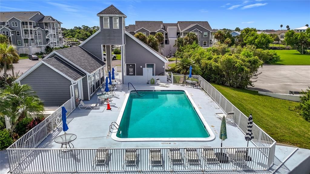 待售: $329,999 (2 贝兹, 2 浴室, 874 平方英尺)