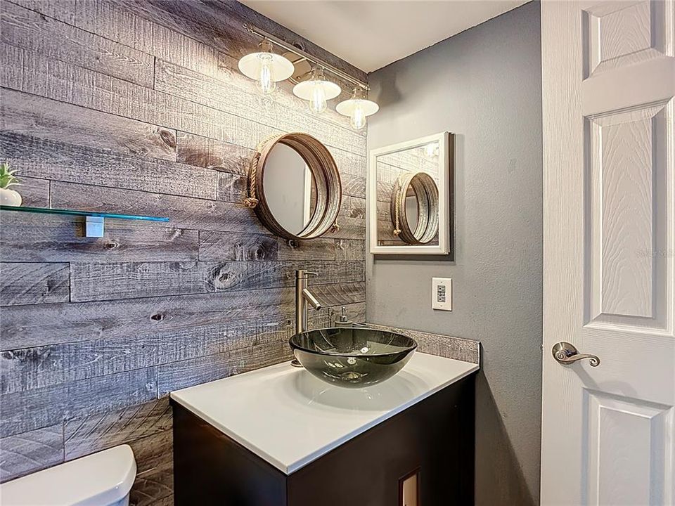 待售: $329,999 (2 贝兹, 2 浴室, 874 平方英尺)