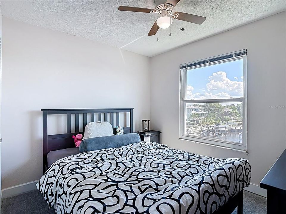 待售: $329,999 (2 贝兹, 2 浴室, 874 平方英尺)