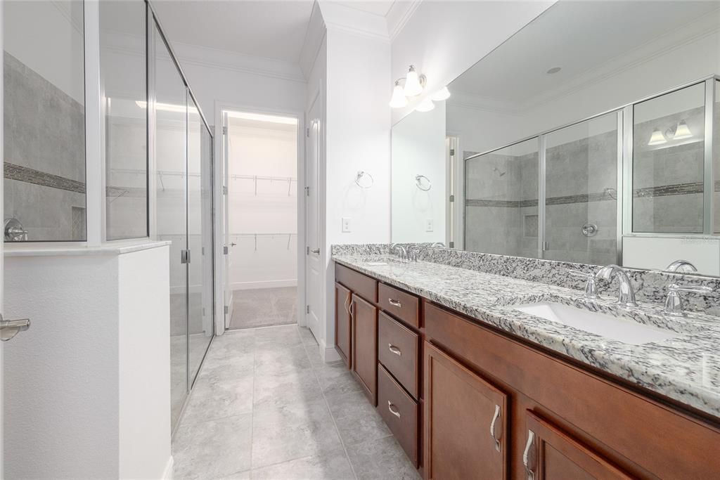 For Sale: $299,999 (2 beds, 2 baths, 1464 Square Feet)