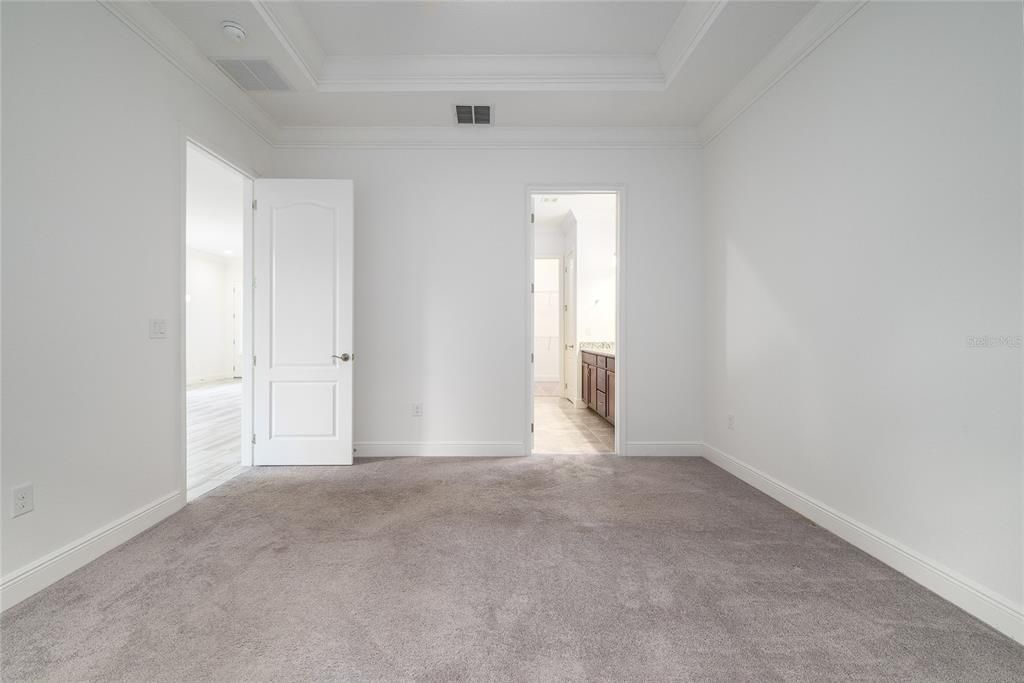 For Sale: $299,999 (2 beds, 2 baths, 1464 Square Feet)