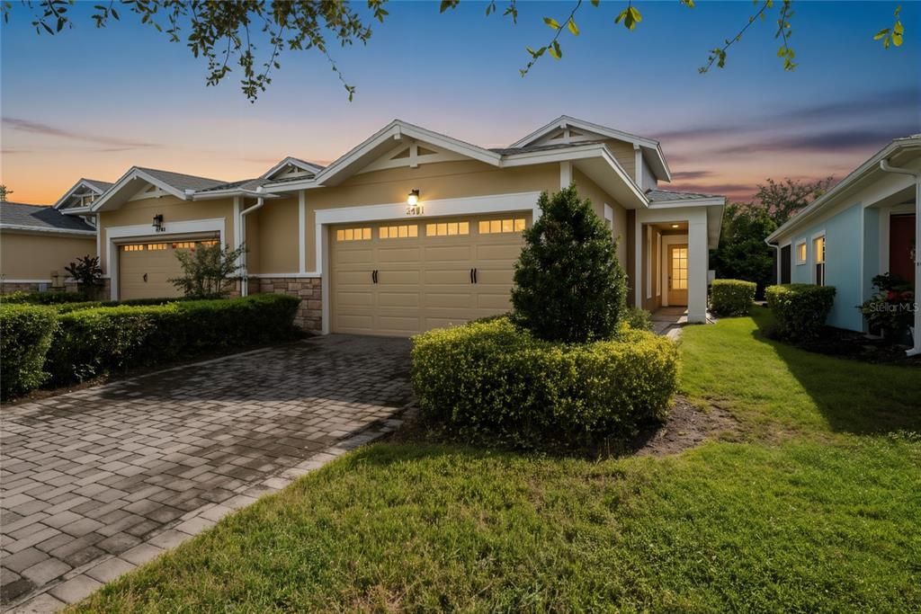 For Sale: $299,999 (2 beds, 2 baths, 1464 Square Feet)