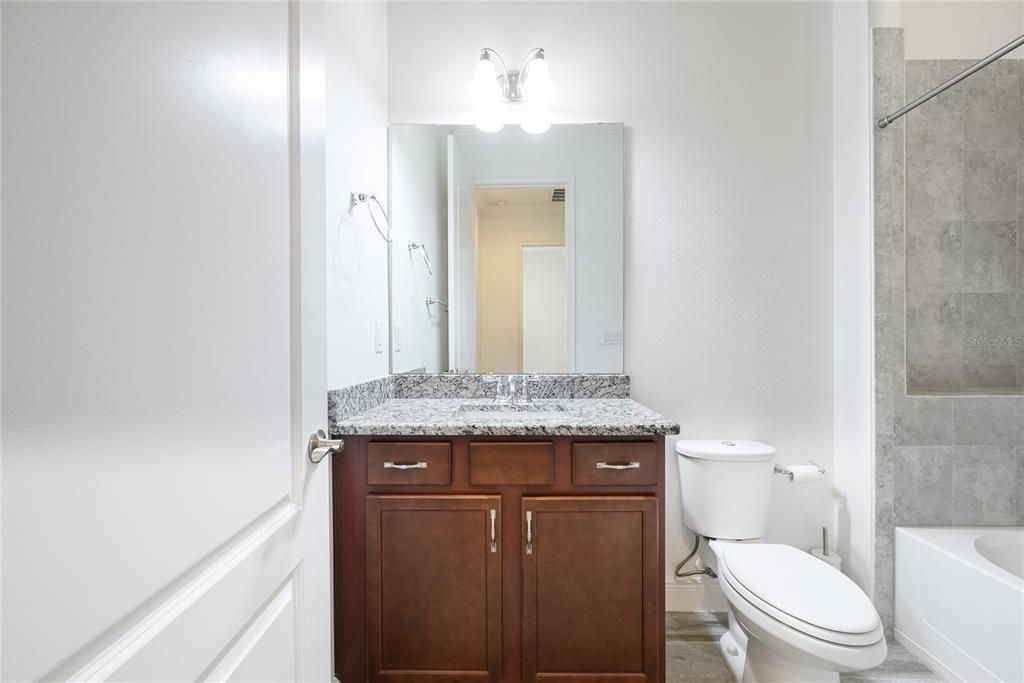 For Sale: $299,999 (2 beds, 2 baths, 1464 Square Feet)