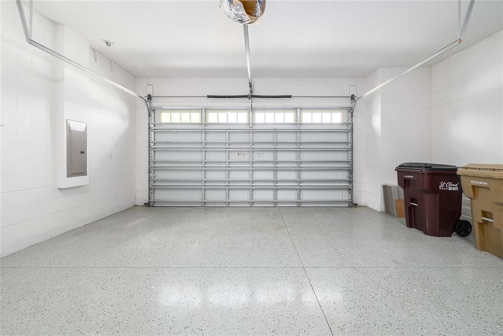 For Sale: $299,999 (2 beds, 2 baths, 1464 Square Feet)