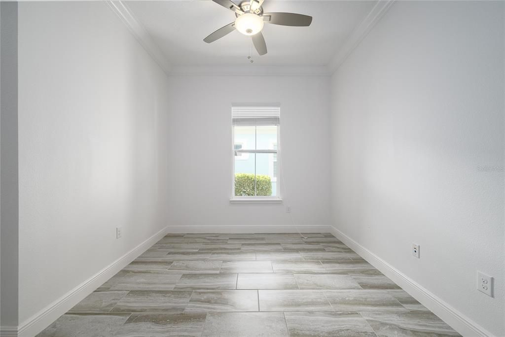 For Sale: $299,999 (2 beds, 2 baths, 1464 Square Feet)