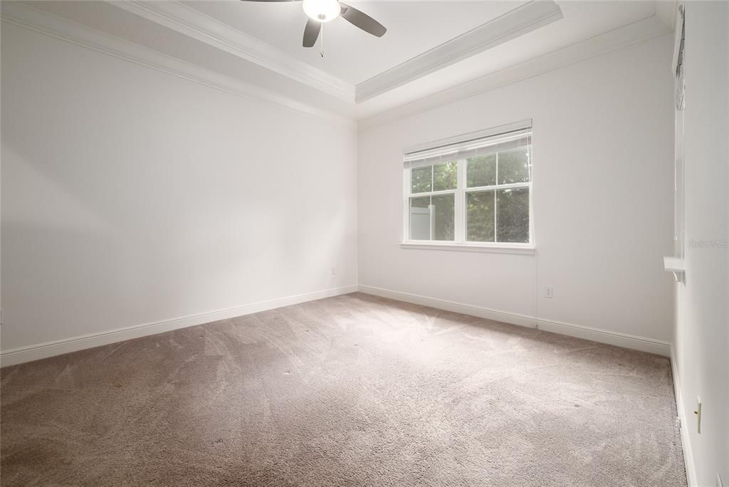 For Sale: $299,999 (2 beds, 2 baths, 1464 Square Feet)