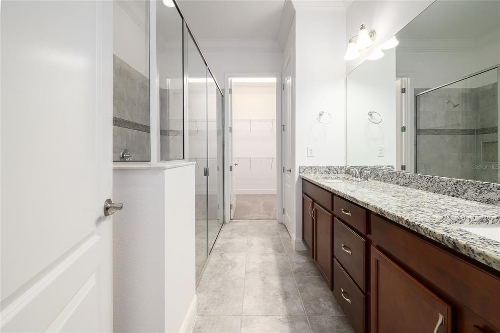 For Sale: $299,999 (2 beds, 2 baths, 1464 Square Feet)