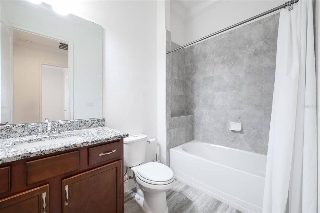 For Sale: $299,999 (2 beds, 2 baths, 1464 Square Feet)