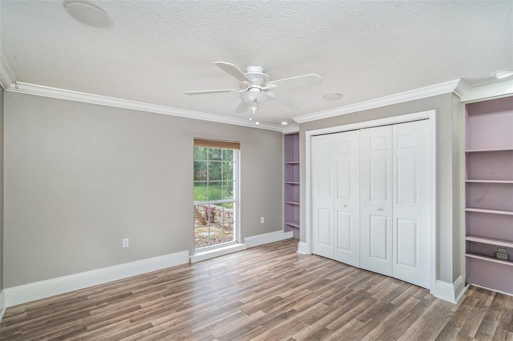 Activo con contrato: $425,000 (3 camas, 2 baños, 2912 Pies cuadrados)