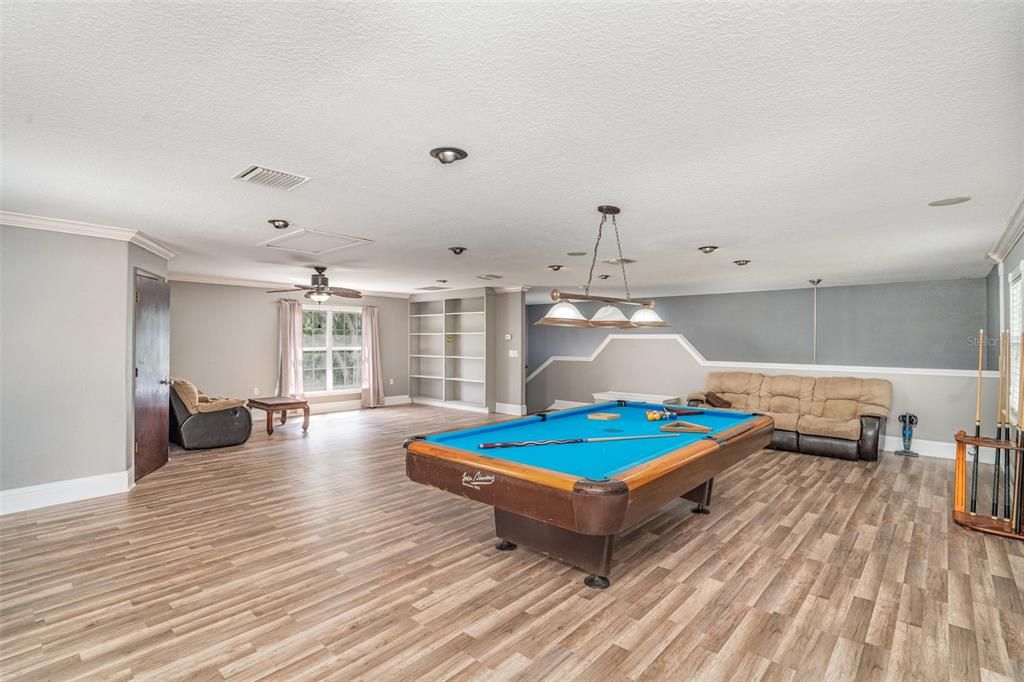 Activo con contrato: $425,000 (3 camas, 2 baños, 2912 Pies cuadrados)