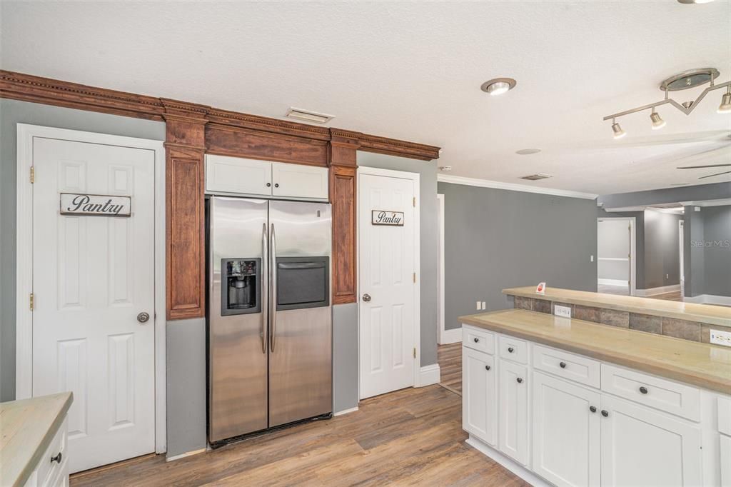 Activo con contrato: $425,000 (3 camas, 2 baños, 2912 Pies cuadrados)