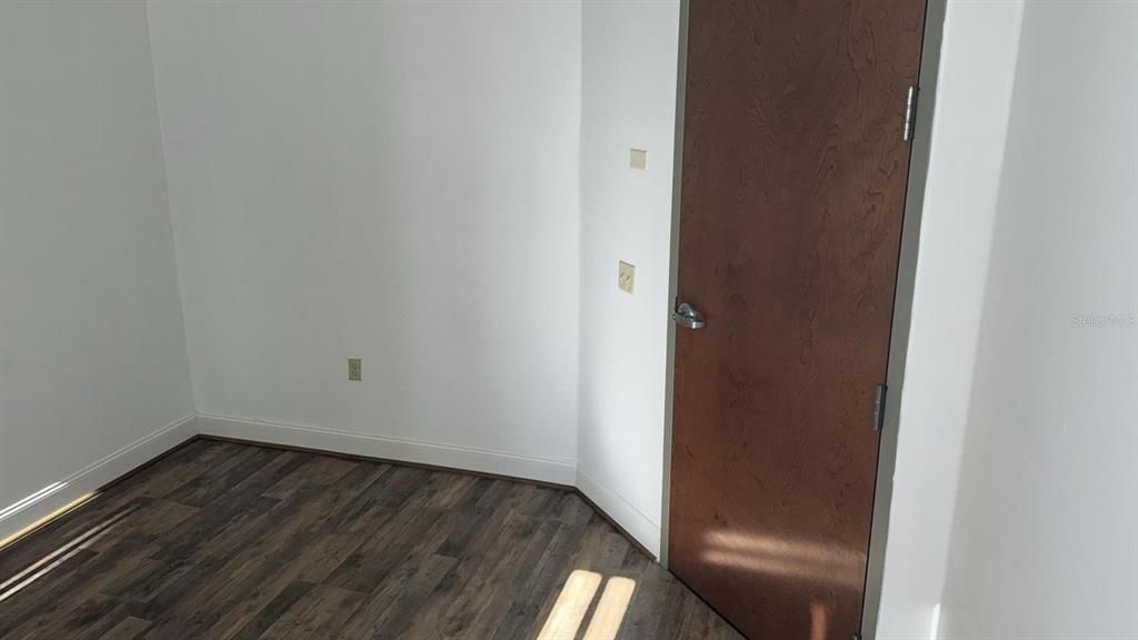 待售: $8,400 (0 贝兹, 0 浴室, 129 平方英尺)