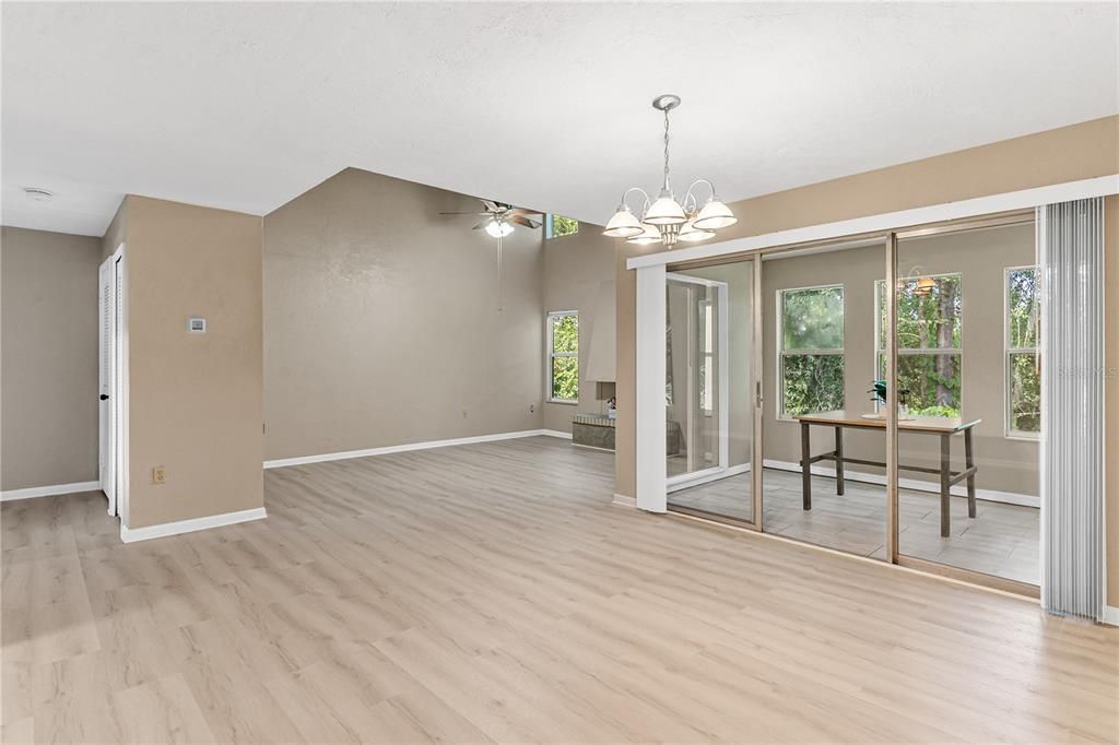 待售: $119,900 (2 贝兹, 2 浴室, 1085 平方英尺)