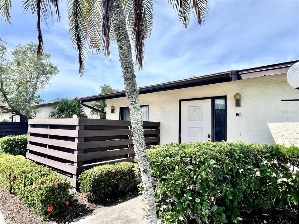 Recently Sold: $165,000 (2 beds, 2 baths, 1280 Square Feet)