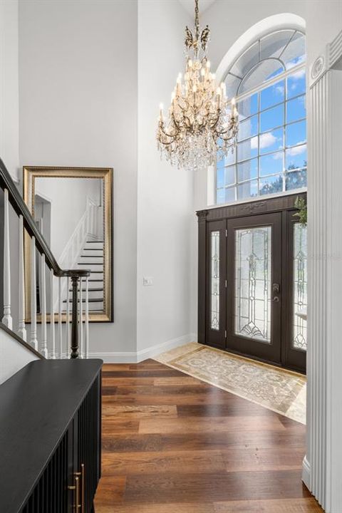 合同活跃: $850,000 (5 贝兹, 2 浴室, 3294 平方英尺)