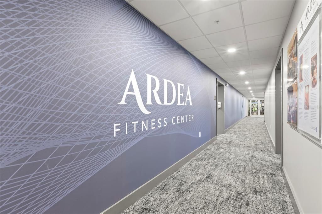 合同活跃: $850,000 (5 贝兹, 2 浴室, 3294 平方英尺)