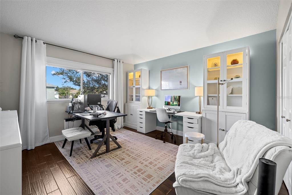 合同活跃: $850,000 (5 贝兹, 2 浴室, 3294 平方英尺)