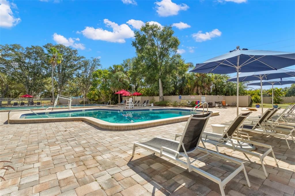 合同活跃: $850,000 (5 贝兹, 2 浴室, 3294 平方英尺)