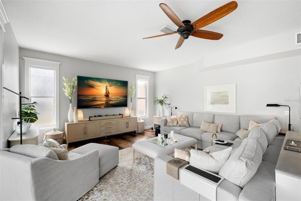 合同活跃: $850,000 (5 贝兹, 2 浴室, 3294 平方英尺)