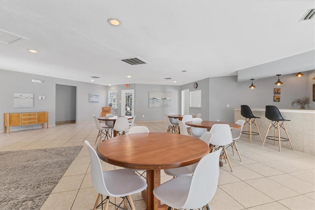 For Sale: $195,000 (2 beds, 2 baths, 1203 Square Feet)