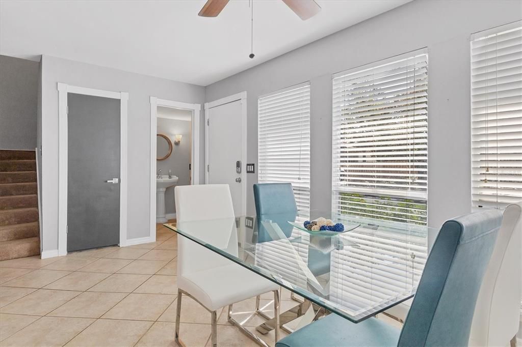 For Sale: $195,000 (2 beds, 2 baths, 1203 Square Feet)