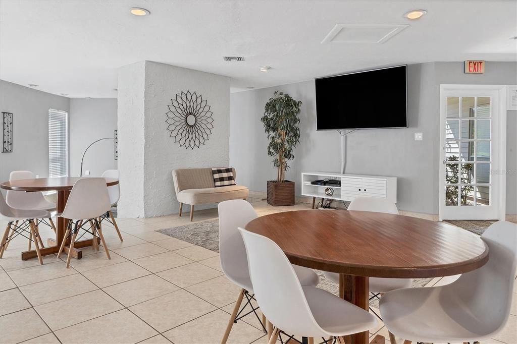 For Sale: $195,000 (2 beds, 2 baths, 1203 Square Feet)