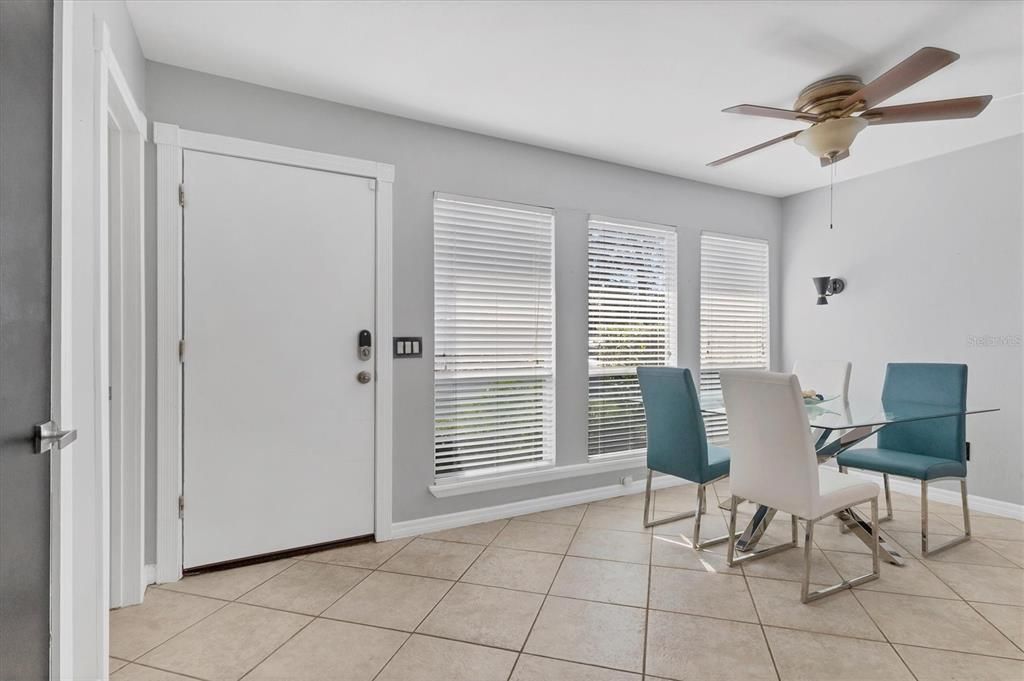 For Sale: $195,000 (2 beds, 2 baths, 1203 Square Feet)