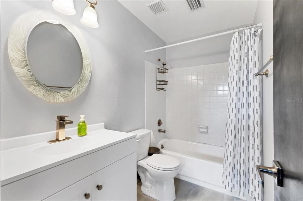 For Sale: $195,000 (2 beds, 2 baths, 1203 Square Feet)