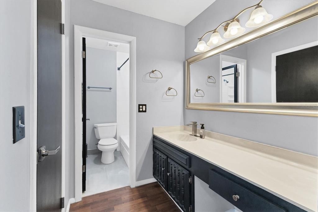 For Sale: $195,000 (2 beds, 2 baths, 1203 Square Feet)