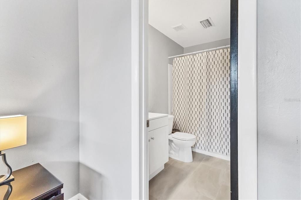 For Sale: $195,000 (2 beds, 2 baths, 1203 Square Feet)