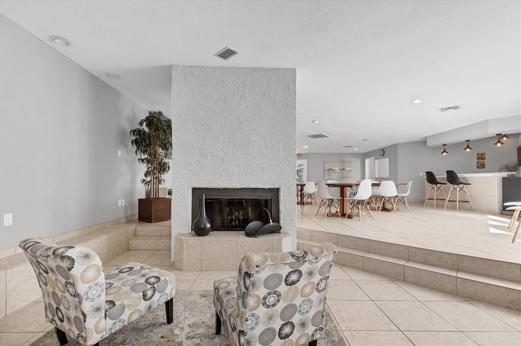 For Sale: $195,000 (2 beds, 2 baths, 1203 Square Feet)