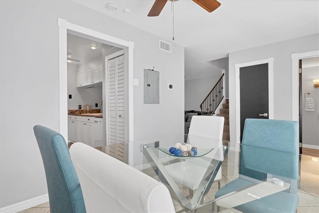 For Sale: $195,000 (2 beds, 2 baths, 1203 Square Feet)