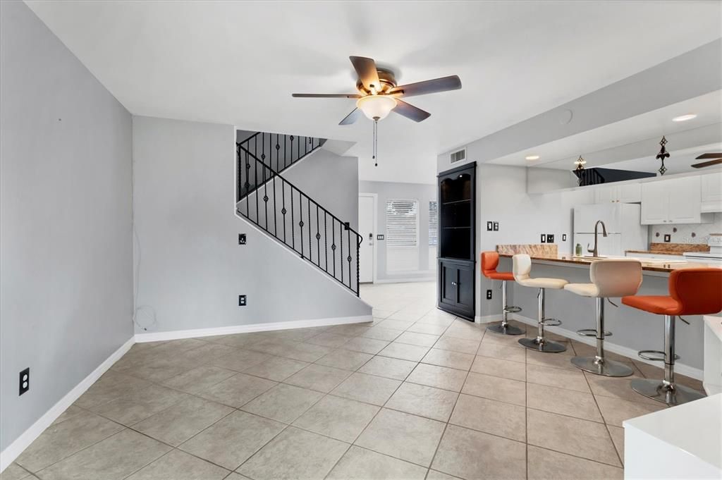 For Sale: $195,000 (2 beds, 2 baths, 1203 Square Feet)