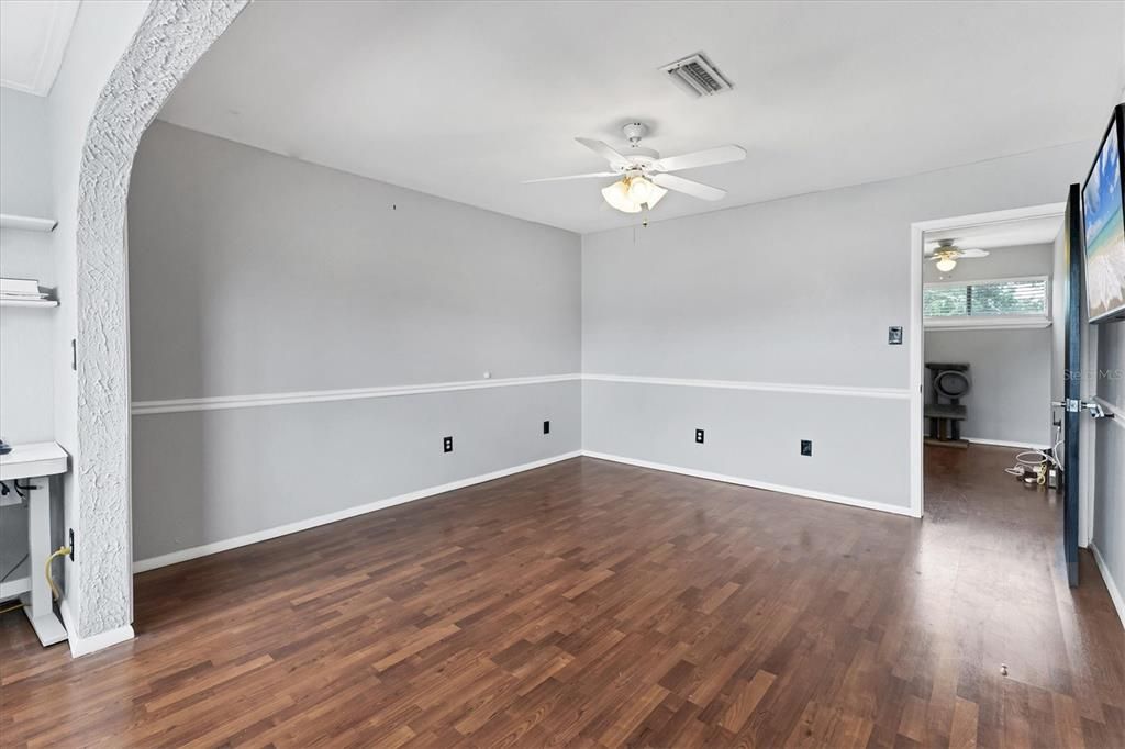 For Sale: $195,000 (2 beds, 2 baths, 1203 Square Feet)