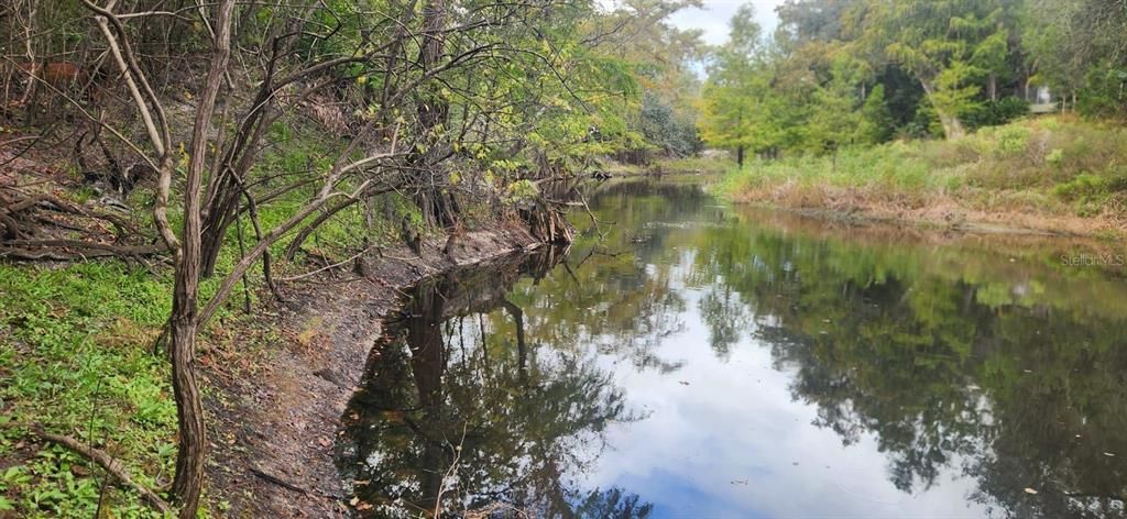 На продажу: $165,000 (2.48 acres)