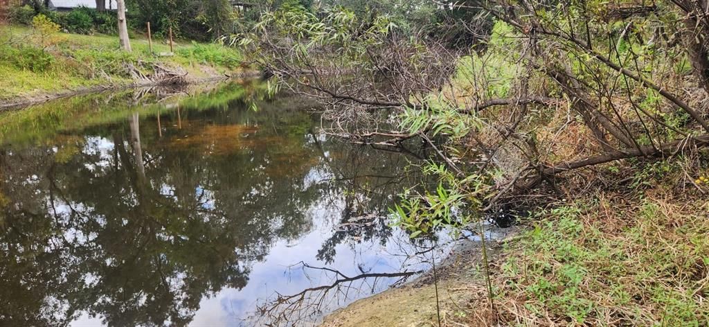 На продажу: $165,000 (2.48 acres)