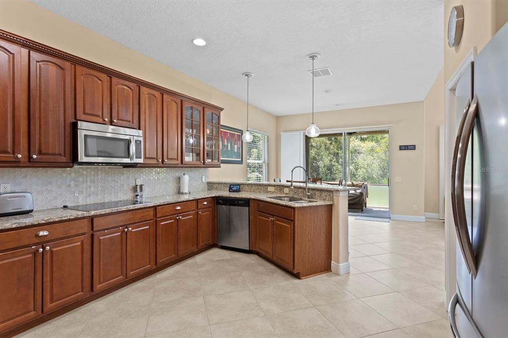 For Sale: $799,000 (5 beds, 3 baths, 3567 Square Feet)