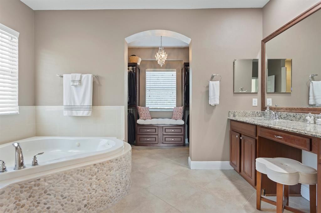 For Sale: $799,000 (5 beds, 3 baths, 3567 Square Feet)