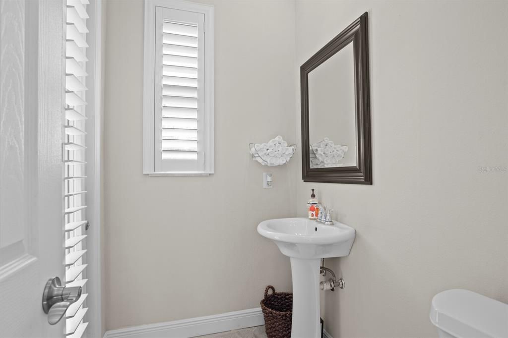 For Sale: $799,000 (5 beds, 3 baths, 3567 Square Feet)