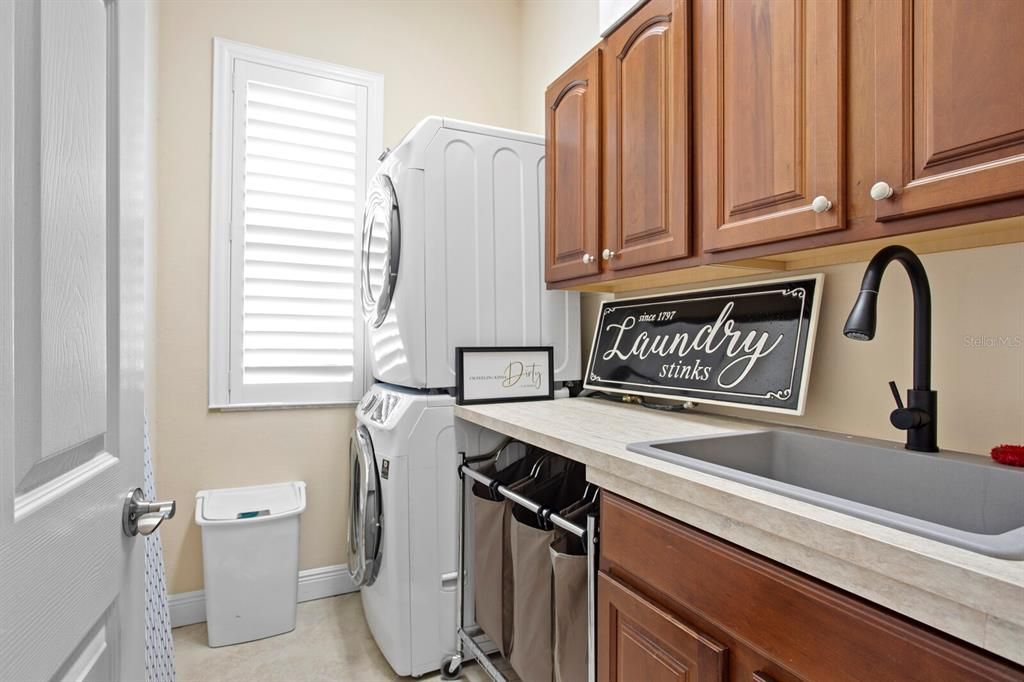 For Sale: $799,000 (5 beds, 3 baths, 3567 Square Feet)