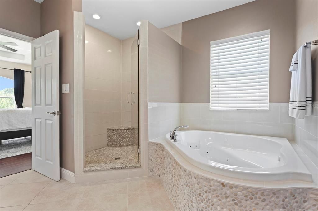 For Sale: $799,000 (5 beds, 3 baths, 3567 Square Feet)