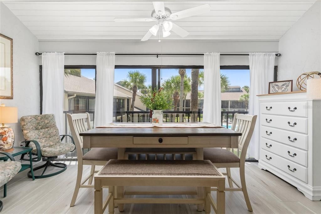 For Sale: $609,500 (2 beds, 2 baths, 1226 Square Feet)