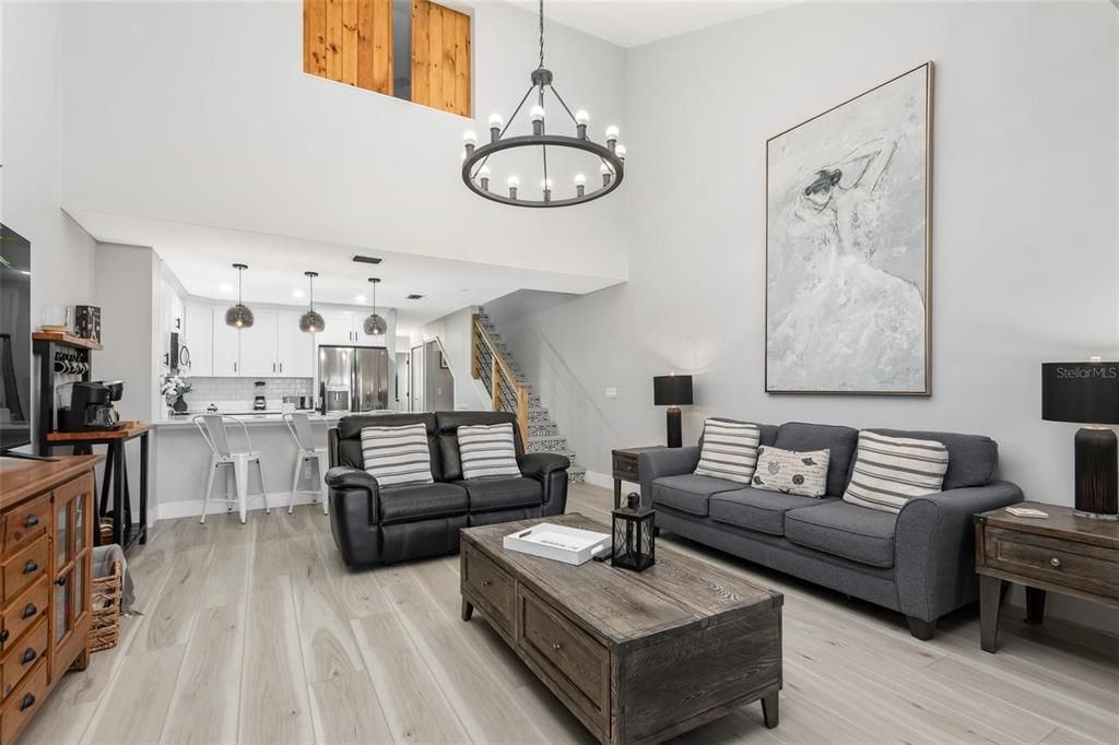 For Sale: $609,500 (2 beds, 2 baths, 1226 Square Feet)